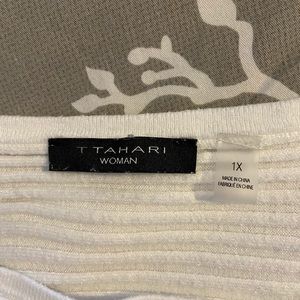 Beautiful Cream Dolman Sleeve T Tahari sweater. Very flattering. Size 1X